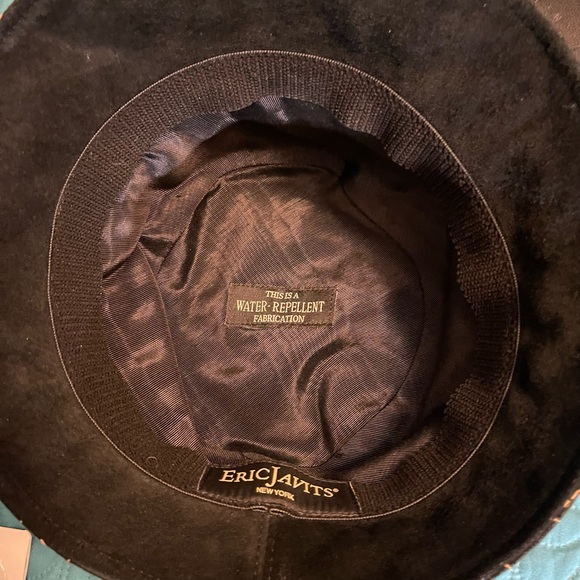 Eric Javits, water resistant hat.  Beautiful condition. - Picture 5 of 8